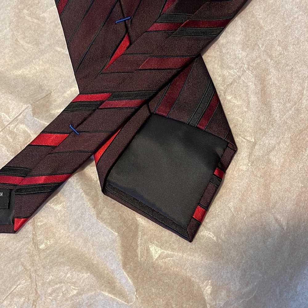 Used tie - Picture 11 of 11